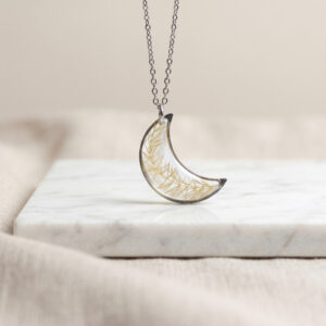 collar helecho plumoso